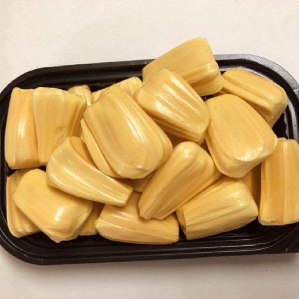 ящик с джекфрутом