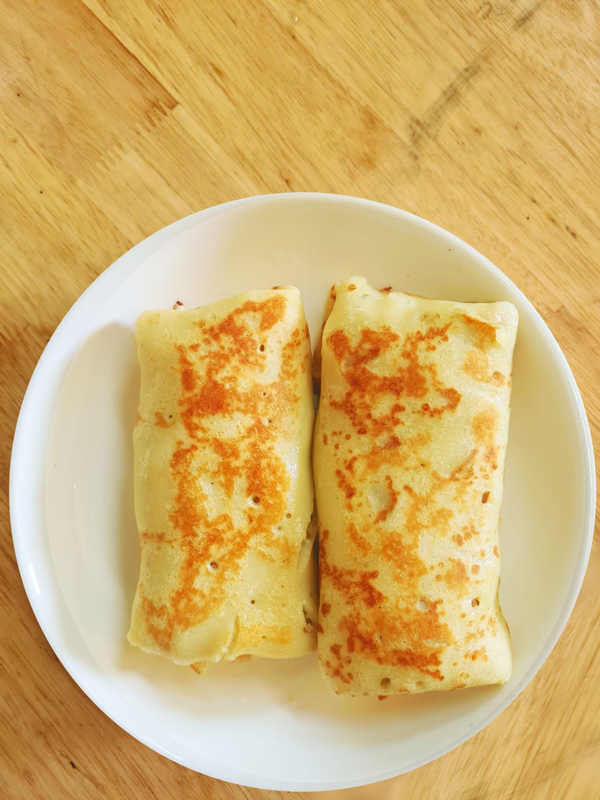 Блины с колбасой и сыром