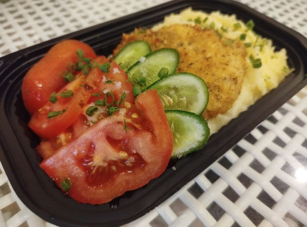 Chops with mashed potatoes