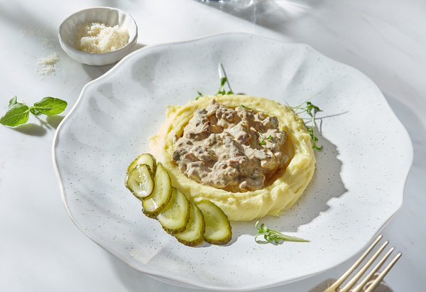 Бифстроганов из говядины с картофельным пьюре